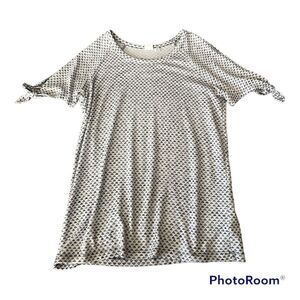 ⚡️(NWOT) Adorable Cold Shoulder Tie⚡️